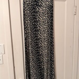 Loveappella Black and Cream Leopard Print Maxi Skirt